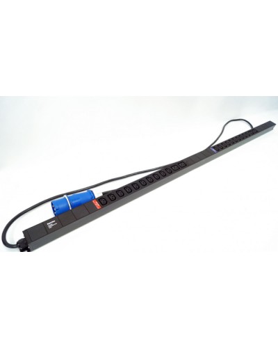 Блок розеток, вертикальный черн Hyperline (SHE-20IEC-4BIEC-32-3PVB) в Тюмени Блоки розеток Pintop.ru