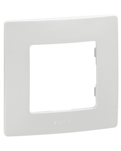 Рамка 1 пост Etika белый Legrand 672501 в Тюмени Аксессуары для кабель-канала Pintop.ru