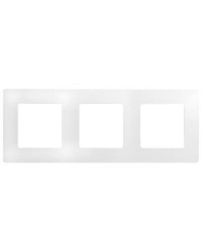 Рамка Etika белый Legrand 672503 в Тюмени Аксессуары для кабель-канала Pintop.ru